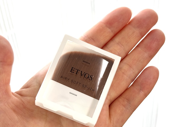 ミネラルUVシームレスベール エアリーソフトブラシ